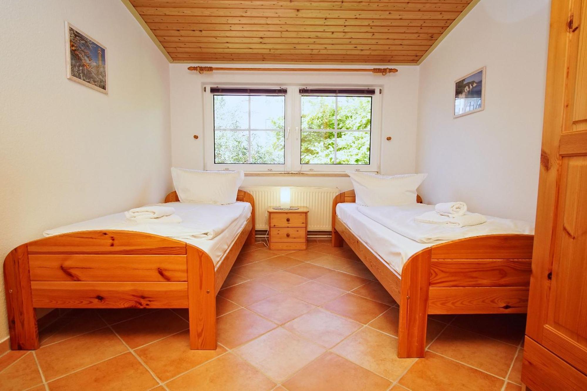 Zentral Aber Ruhig, Terrasse Mit Viel Gruen - Strandnahes Ferienhaus Luki 奥斯特巴德·哥伦 外观 照片
